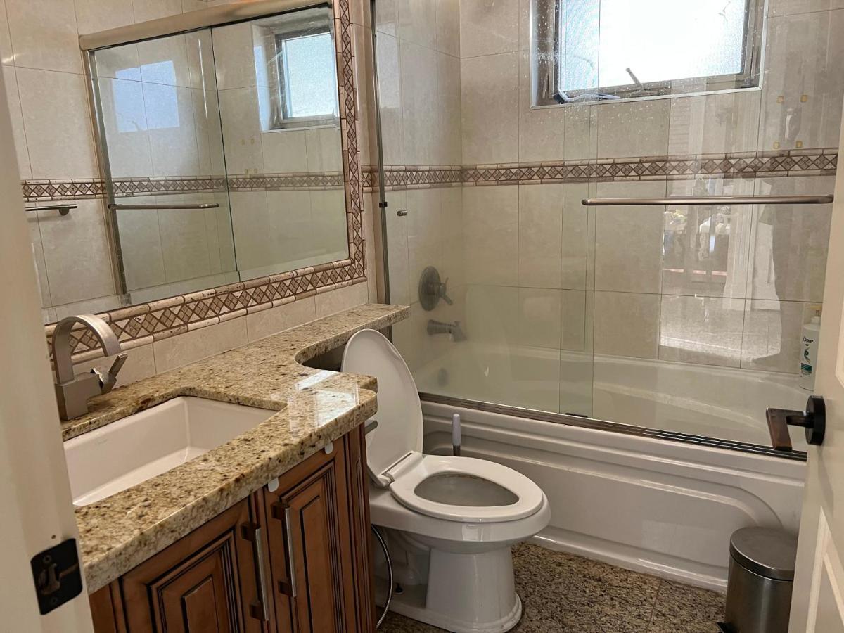Апартаменты Mike'S Luxury House Ванкувер Экстерьер фото